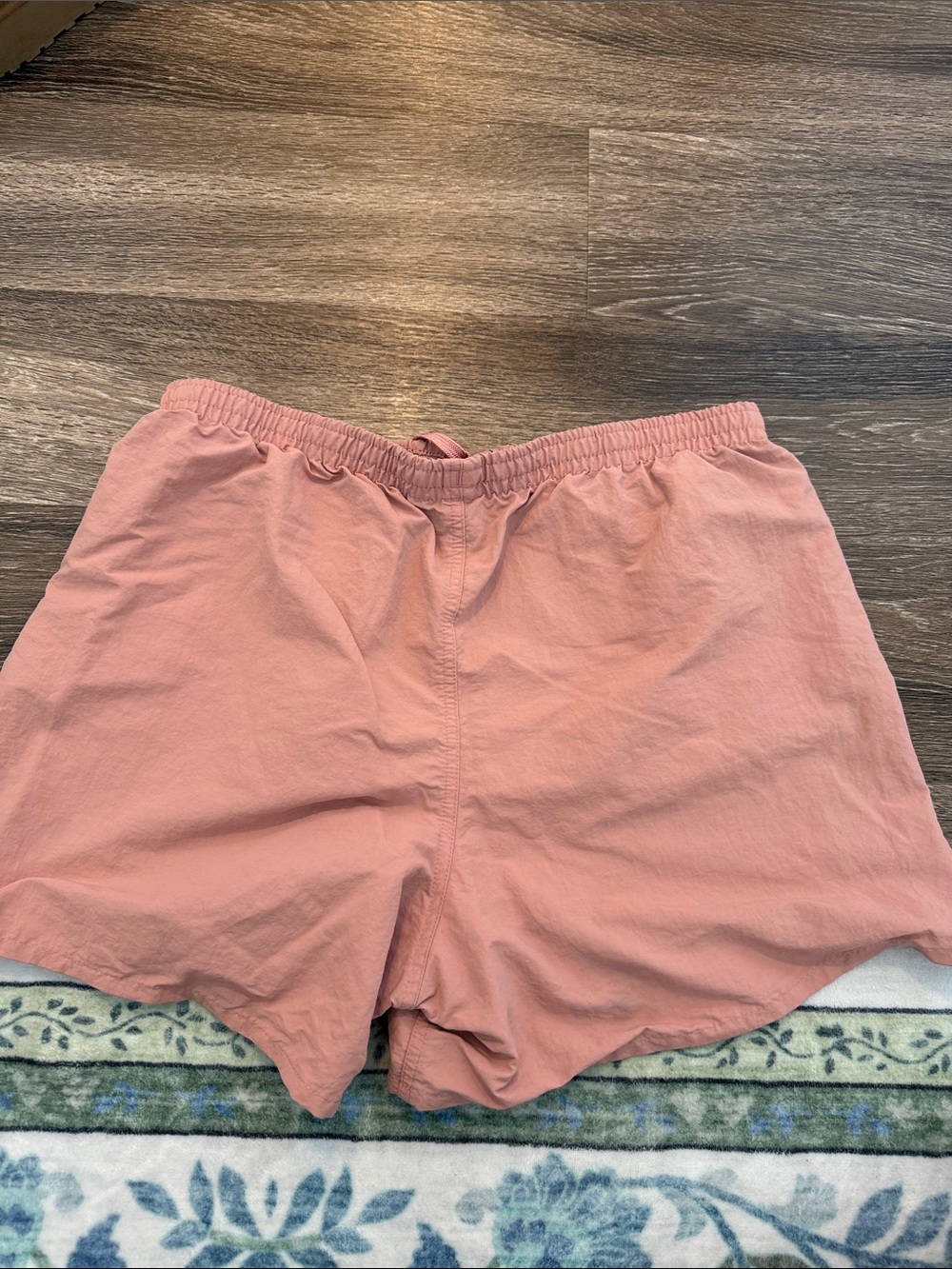 Patagonia Women's Pink Elastic-Waist Shorts - Picture 4 of 4